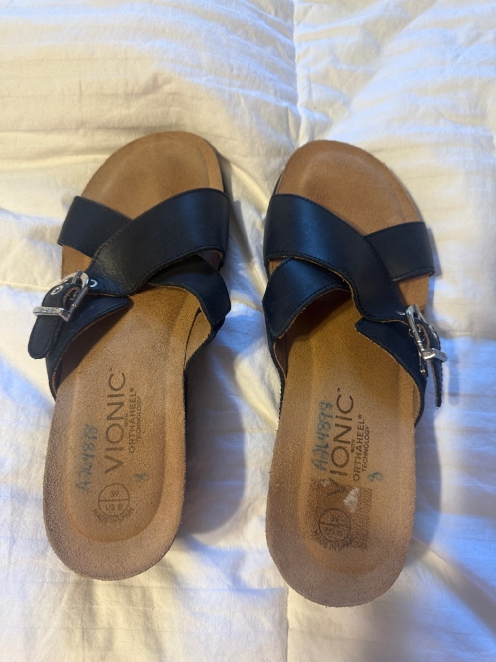 Vionic Black Buckle Cross-Strap Slide Sandals 9